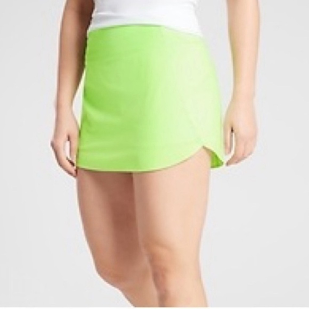 SALE {5/$25} 📦 Athleta Run With It 14” Skort Neon Fiji Mint Green XS